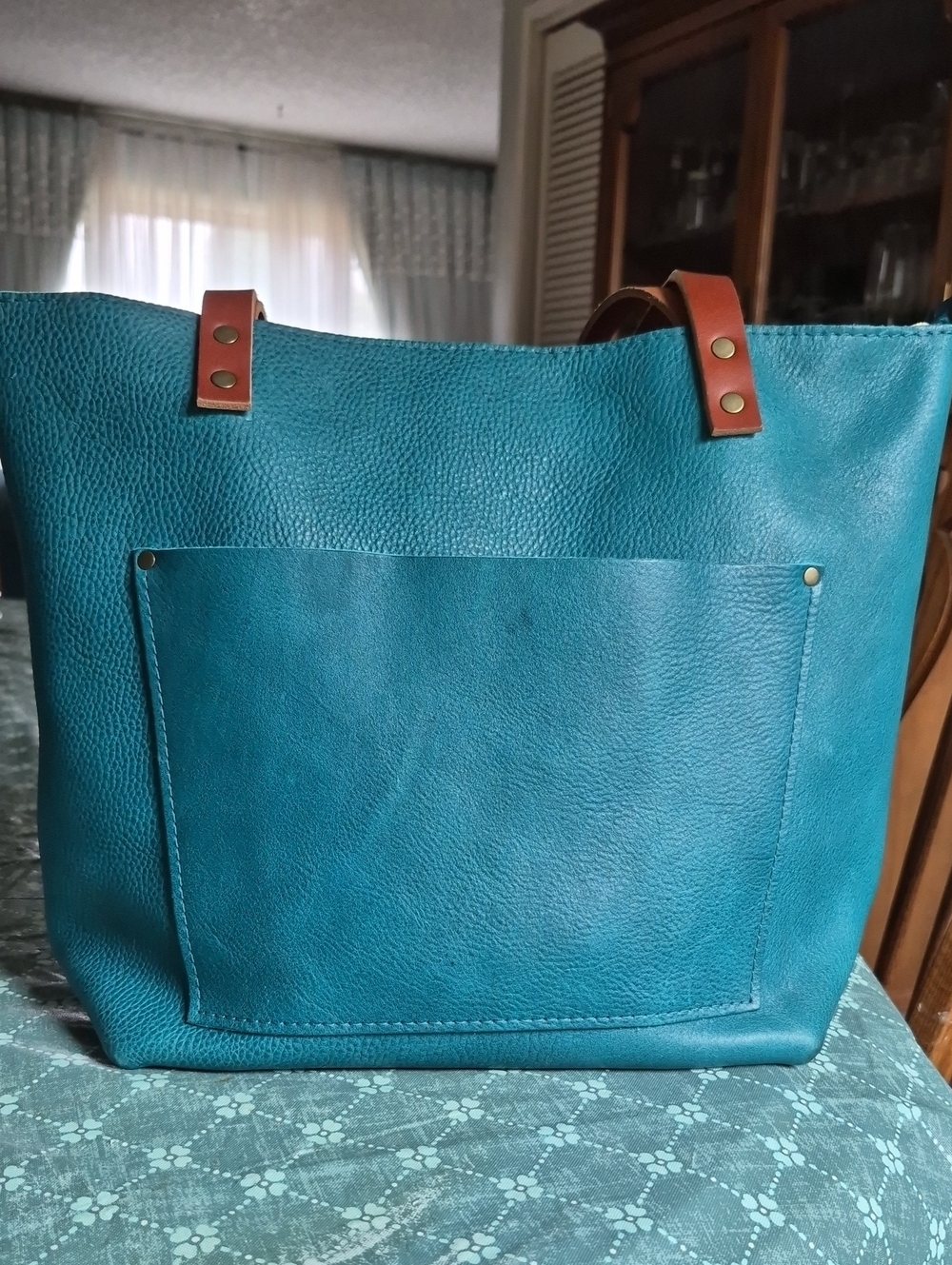 PLG Medium Tote With Zipper